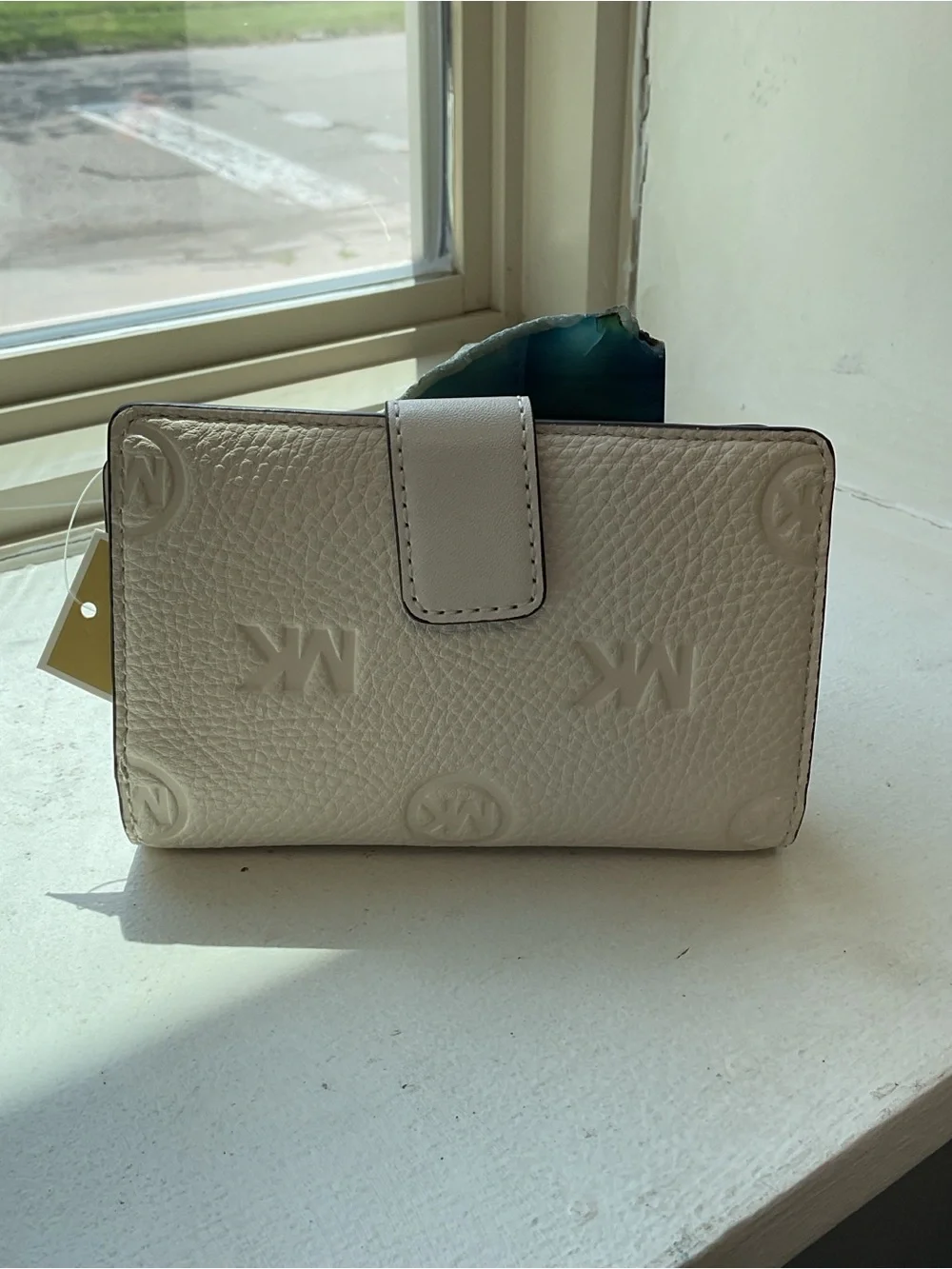 Michaels Kors NWT Bifold/Zip Wallet - Lt Cream